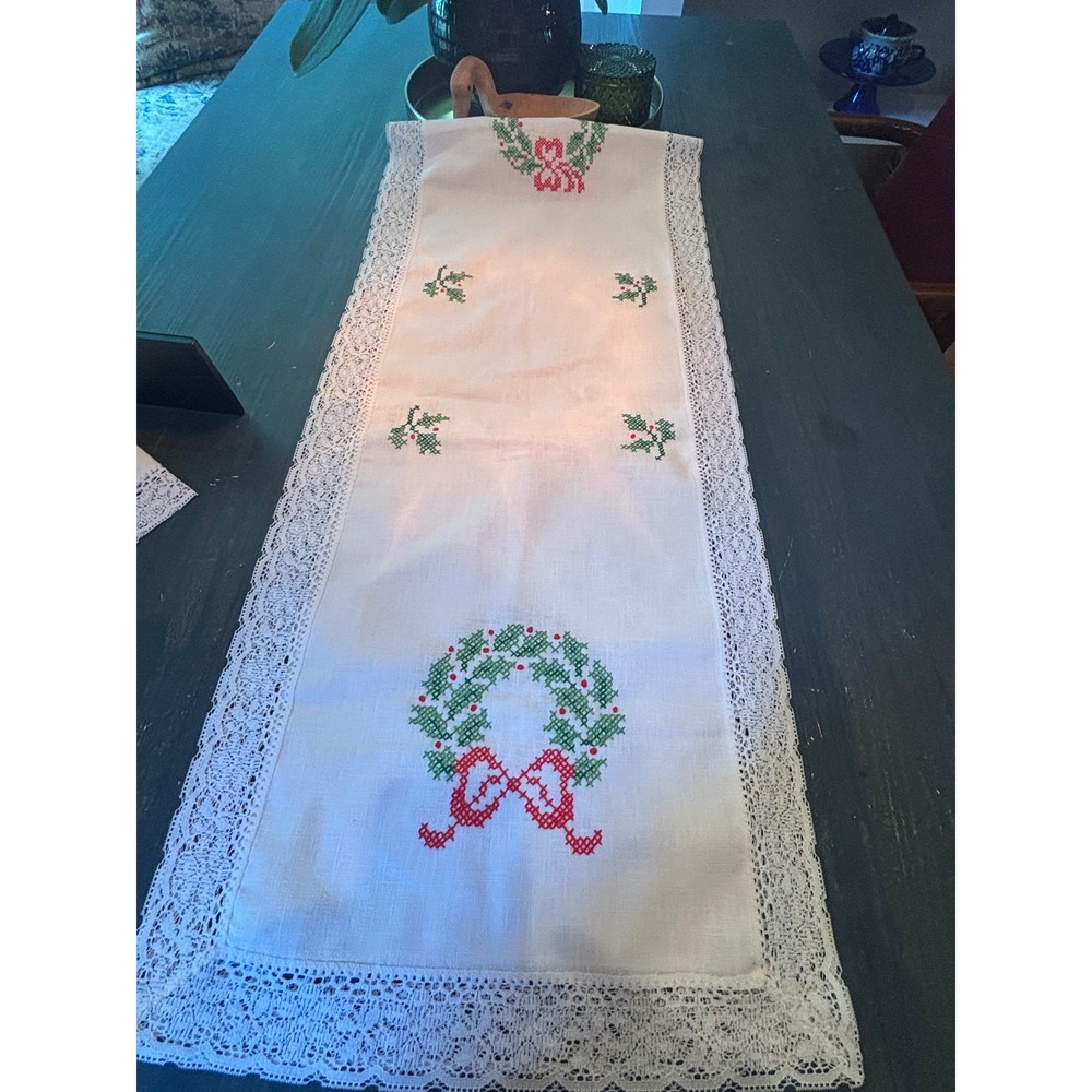 Vintage Christmas Table Runner and 8 Napkins Set Cross Stitch Wreath Lace Trim